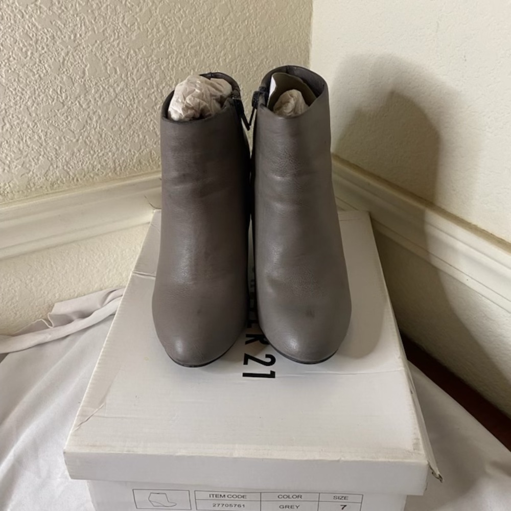 FOREVER 21 BOOTIES
